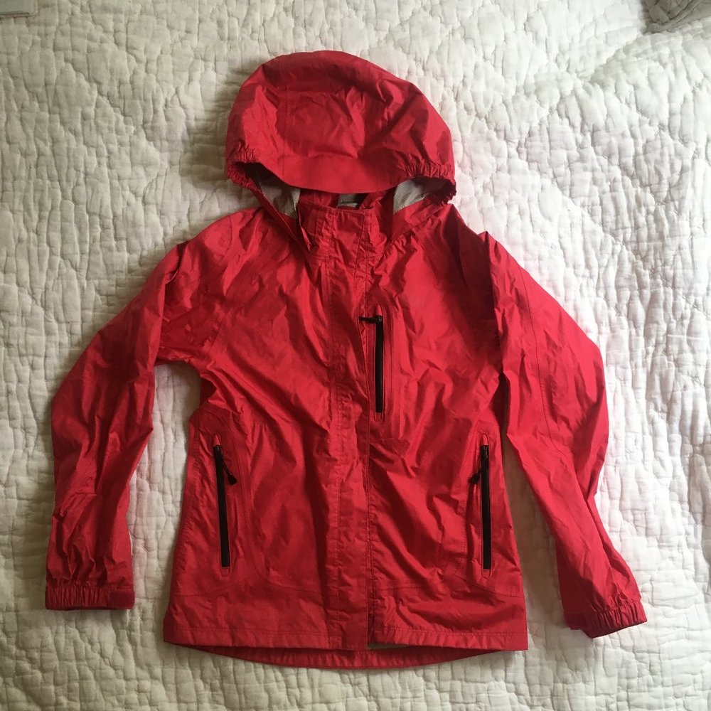 Gorgeous Fuschia Pink REI girls rain jacket